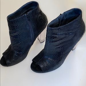 Steve Madden ankle Black snake acrylic heel boots